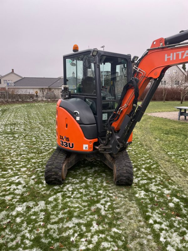 Miniexcavadora Hitachi ZX33U de ocasión 3,7 t 2015 cabina cerrada 1 480 h