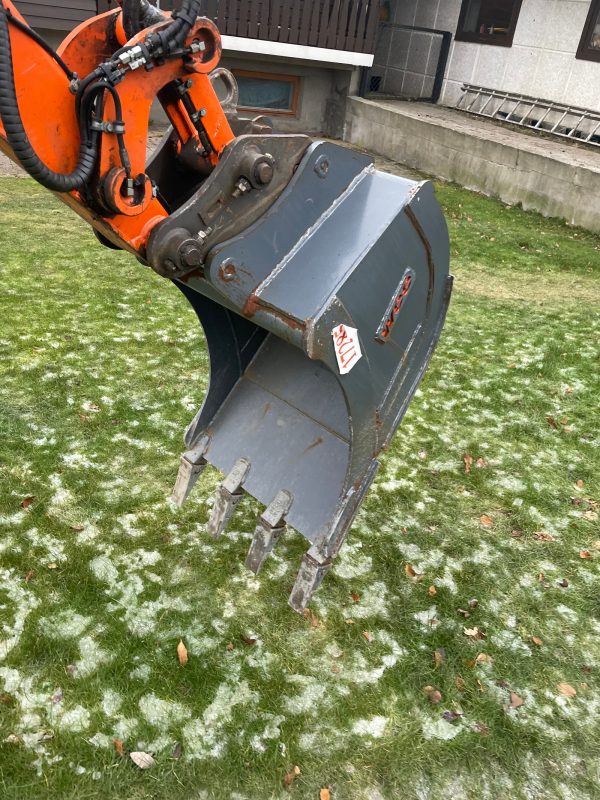 Miniexcavadora Hitachi ZX33U de ocasión 3,7 t 2015 cabina cerrada 1 480 h