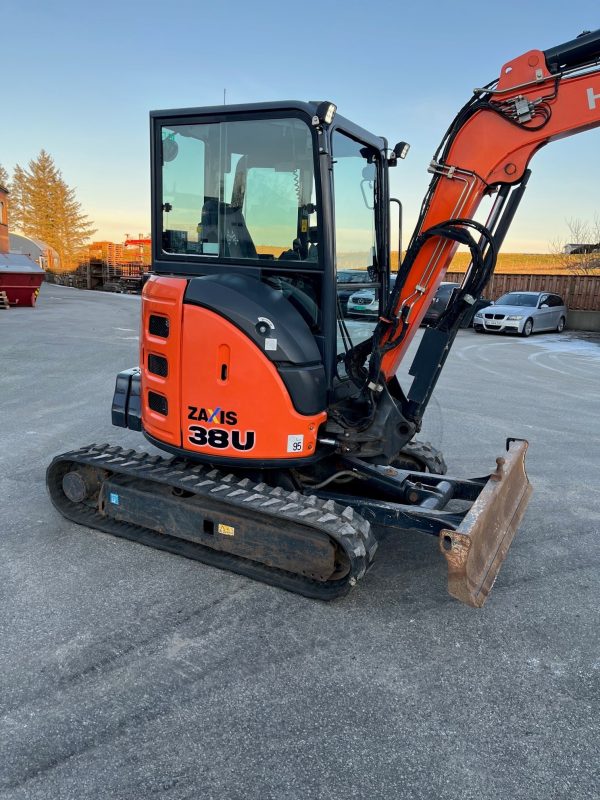 Miniexcavadora de ocasión Hitachi ZX38-5A 3,9 t 2017 cabina cerrada 1 670 h