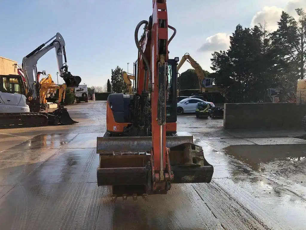 Miniexcavadora HITACHI ZX48U-5A CLR – ocasión