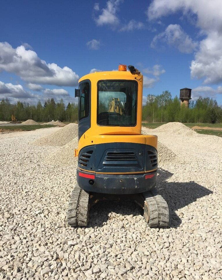 Miniexcavadora Hyundai Robex 27Z-9 de ocasión (2011) – 2,8T con 3 cucharas