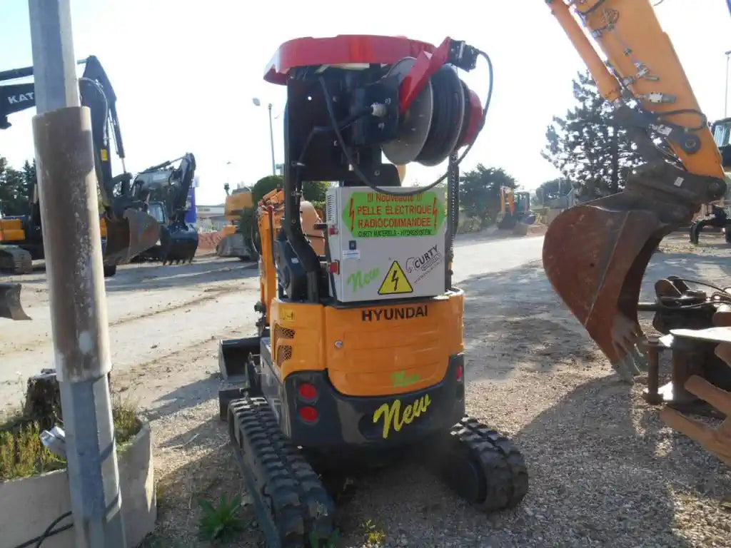 Miniexcavadora HYUNDAI R17Z-9AK – ocasión