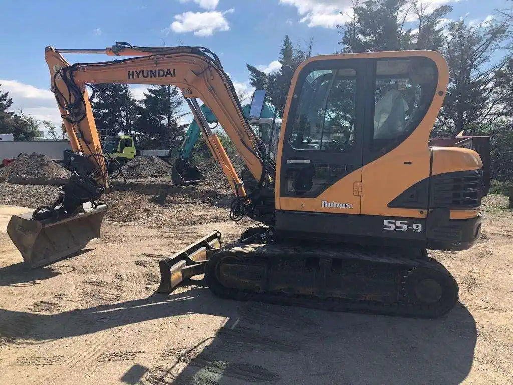 Miniexcavadora HYUNDAI R55-9, de ocasión