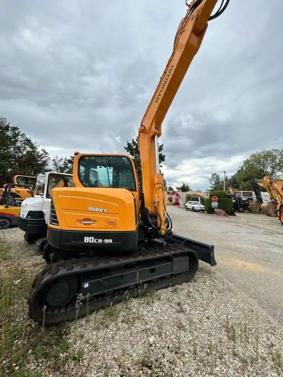Miniexcavadora HYUNDAI R80CR-9A, de ocasión