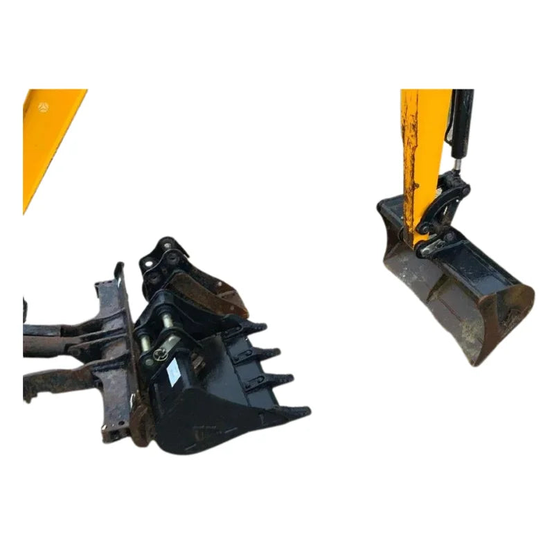 Miniexcavadora de ocasión JCB 15C-1 1,6 t 2018 vía variable 1 134 h