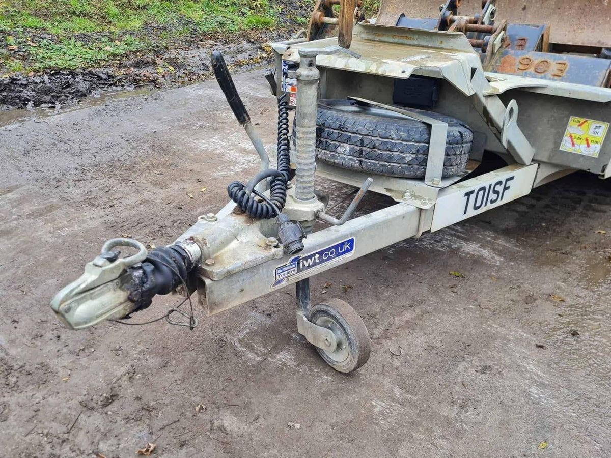 Miniexcavadora JCB 18z de ocasión 1,8 t 2021 remolque BRH 3 cucharas