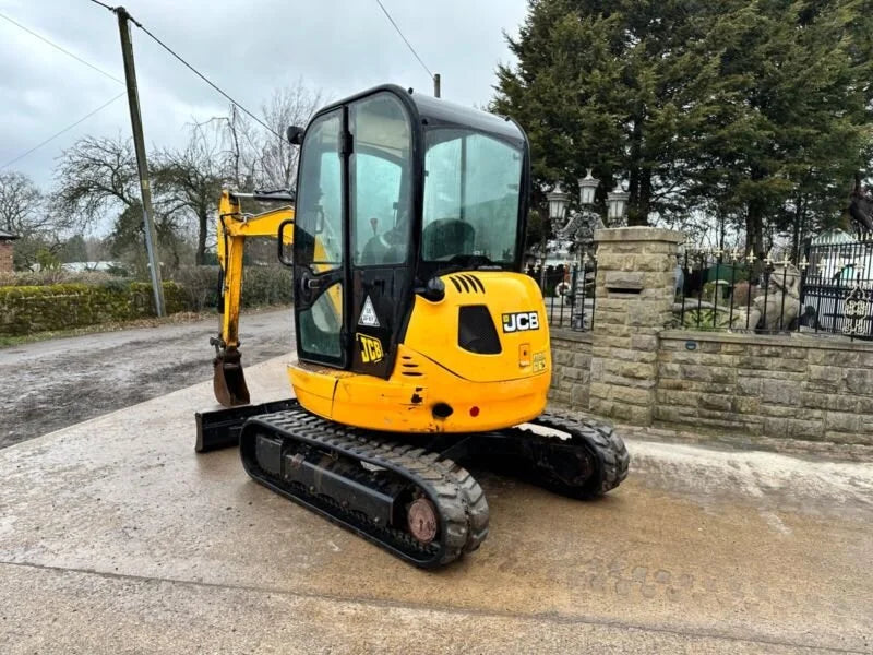 Miniexcavadora de ocasión JCB 8030ZTS 2,8 t 2012 giro cero cabina con aire acondicionado
