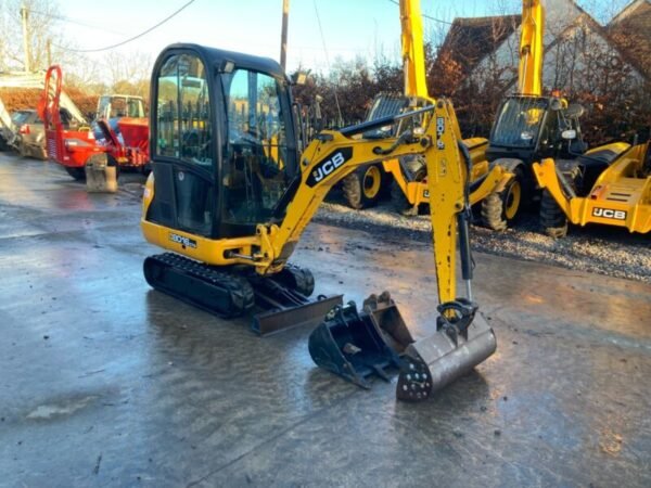 JCB 8016 CTS (2015) – Mini Excavadora 1,5T – 2 487 h – Totalmente Revisada