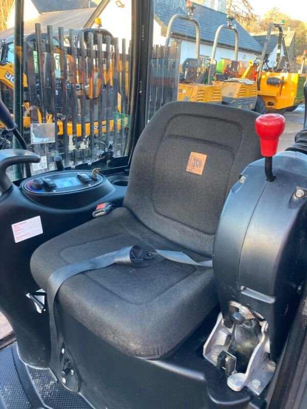 JCB 8016 CTS (2015) – Mini Excavadora 1,5T – 2 487 h – Totalmente Revisada