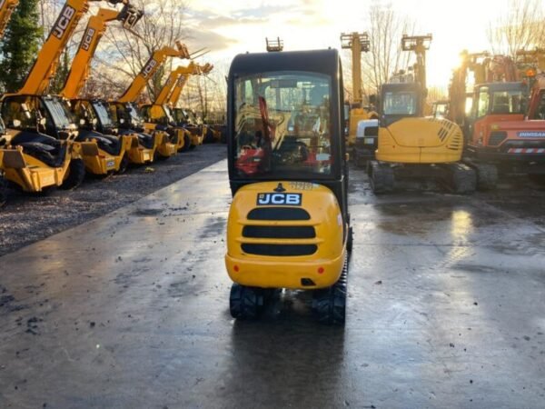 JCB 8016 CTS (2015) – Mini Excavadora 1,5T – 2 487 h – Totalmente Revisada