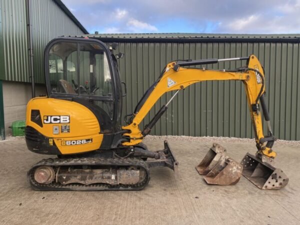 JCB 8026 CTS (2014) – Miniexcavadora 2,6T – Cabina climatizada – 3 265 h