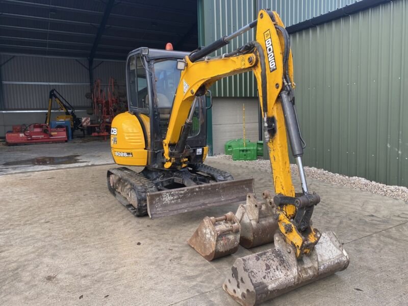 JCB 8026 CTS (2014) – Miniexcavadora 2,6T – Cabina climatizada – 3 265 h