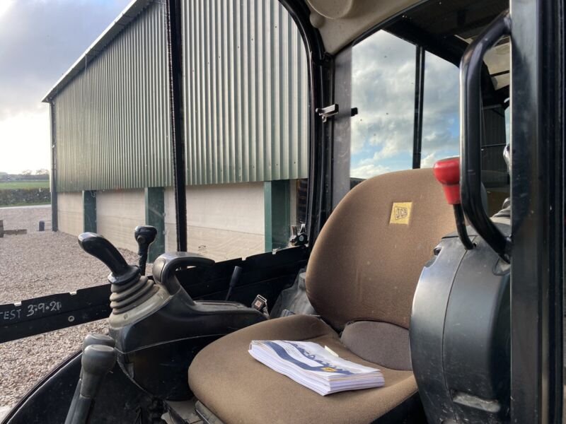 JCB 8026 CTS (2014) – Miniexcavadora 2,6T – Cabina climatizada – 3 265 h