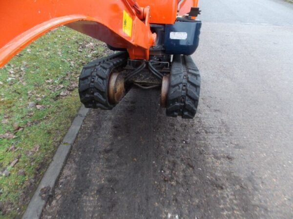 Kubota K008-3 Micro de Ocasión (2013) – Miniexcavadora 0,8T con Motor Nuevo – 2 694 h