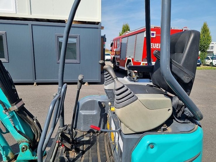 Kobelco SK17 SR-3 (2018) – Mini Excavadora 1,7T – 800 h – Compacta