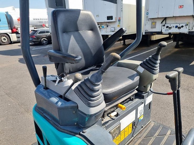 Kobelco SK17 SR-3 (2018) – Mini Excavadora 1,7T – 800 h – Compacta