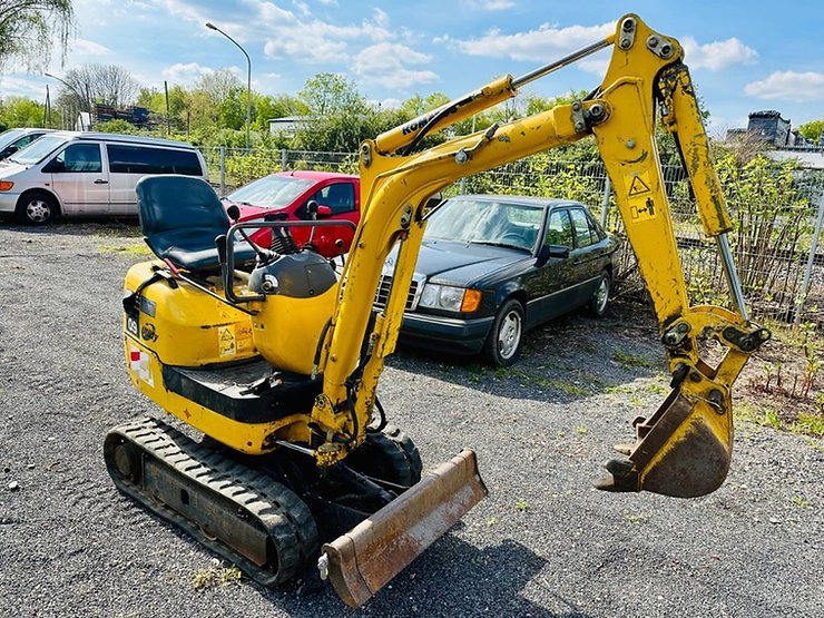 Komatsu PC 09-1 (2008) – Miniexcavadora 0,8T – 1500 h – Ultracompacta