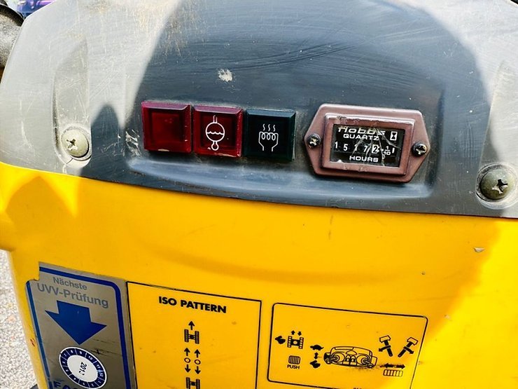 Komatsu PC 09-1 (2008) – Miniexcavadora 0,8T – 1500 h – Ultracompacta