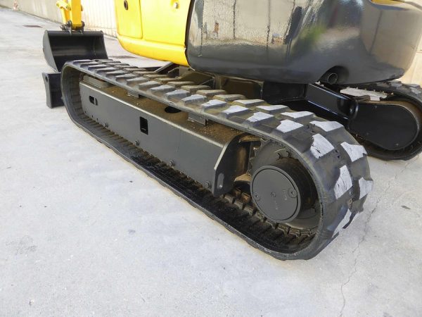 Miniexcavadora de ocasión Komatsu PC26MR-3 2,6 t 2017 cabina 1 055 h