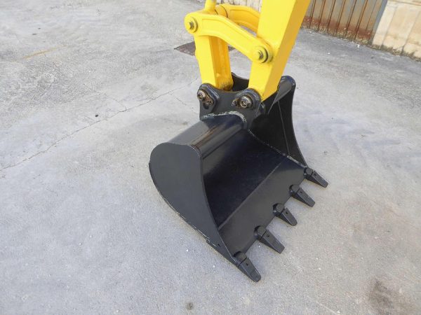 Miniexcavadora de ocasión Komatsu PC26MR-3 2,6 t 2017 cabina 1 055 h