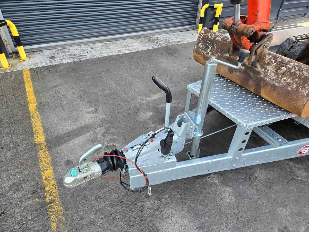 Miniexcavadora de ocasión Kubota KX015-4 1,5 t 2019 remolque Temared
