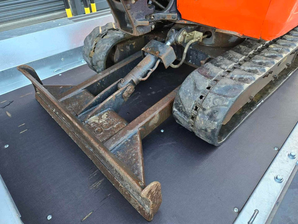 Miniexcavadora de ocasión Kubota KX015-4 1,5 t 2019 remolque Temared