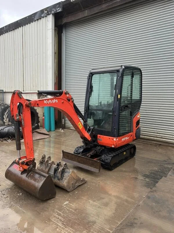 Miniexcavadora de ocasión Kubota KX015-4 1,5 t 2014 cabina cerrada 3 265 h