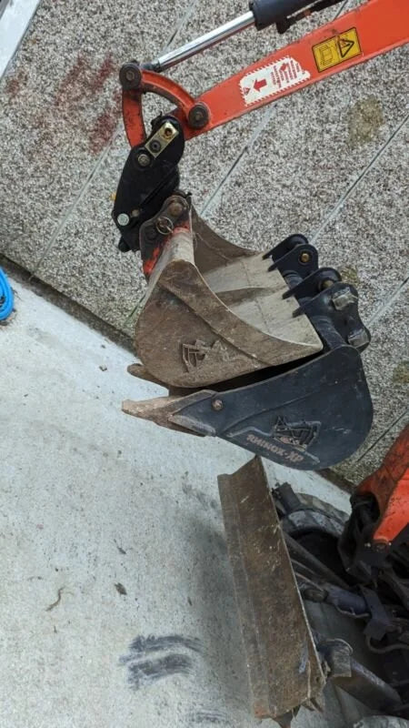 Miniexcavadora Kubota KX016-4 de ocasión 1,7 t 2014 pulgar hidráulico