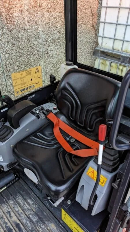 Miniexcavadora Kubota KX016-4 de ocasión 1,7 t 2014 pulgar hidráulico