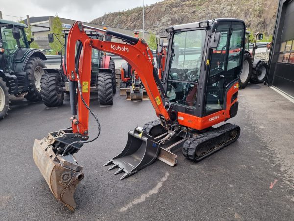 Miniexcavadora Kubota KX019-4 de ocasión 1,85 t 2019 cabina cerrada