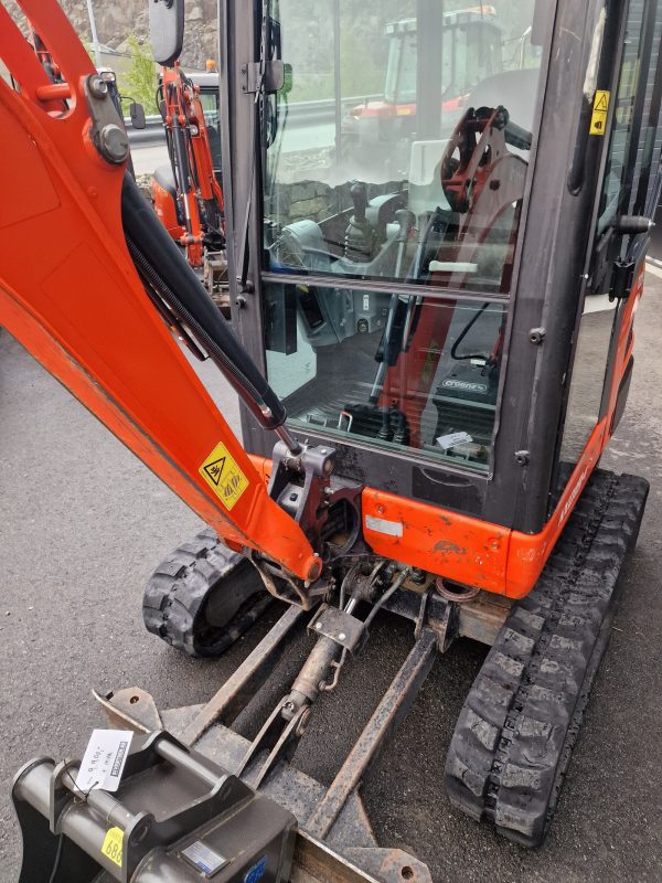 Miniexcavadora Kubota KX019-4 de ocasión 1,85 t 2019 cabina cerrada