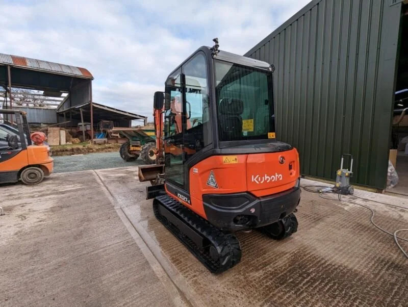 Miniexcavadora Kubota KX027-4 de ocasión 2,7 t 2017 cabina climatizada