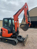 Miniexcavadora Kubota KX033-4R3A de ocasión 3,5 t 2016 cabina clim 3 864 h