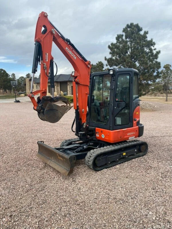 Miniexcavadora Kubota KX033-4R3A de ocasión 3,5 t 2016 cabina clim 3 864 h