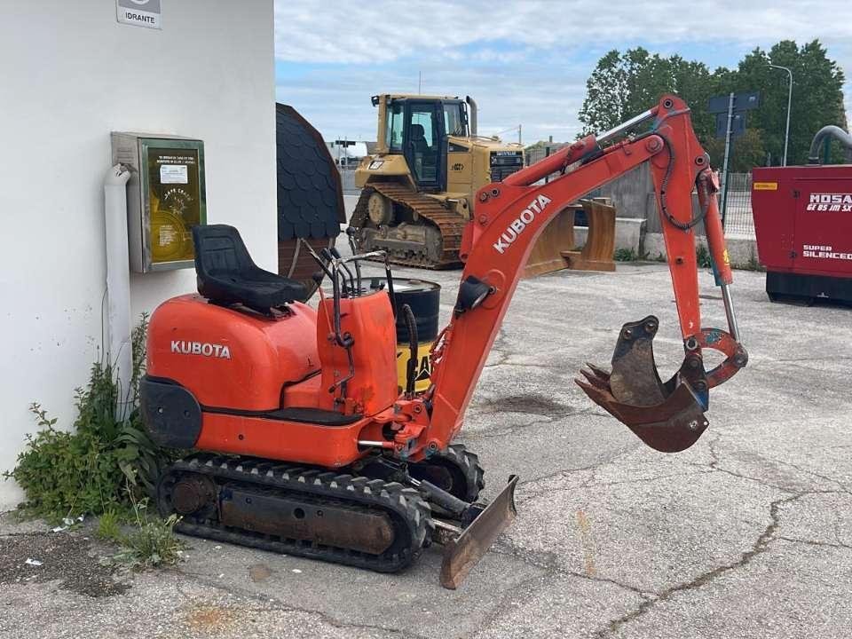 Miniexcavadora de ocasión Kubota KX08 8 t 1994 2 700 h 3 cucharones