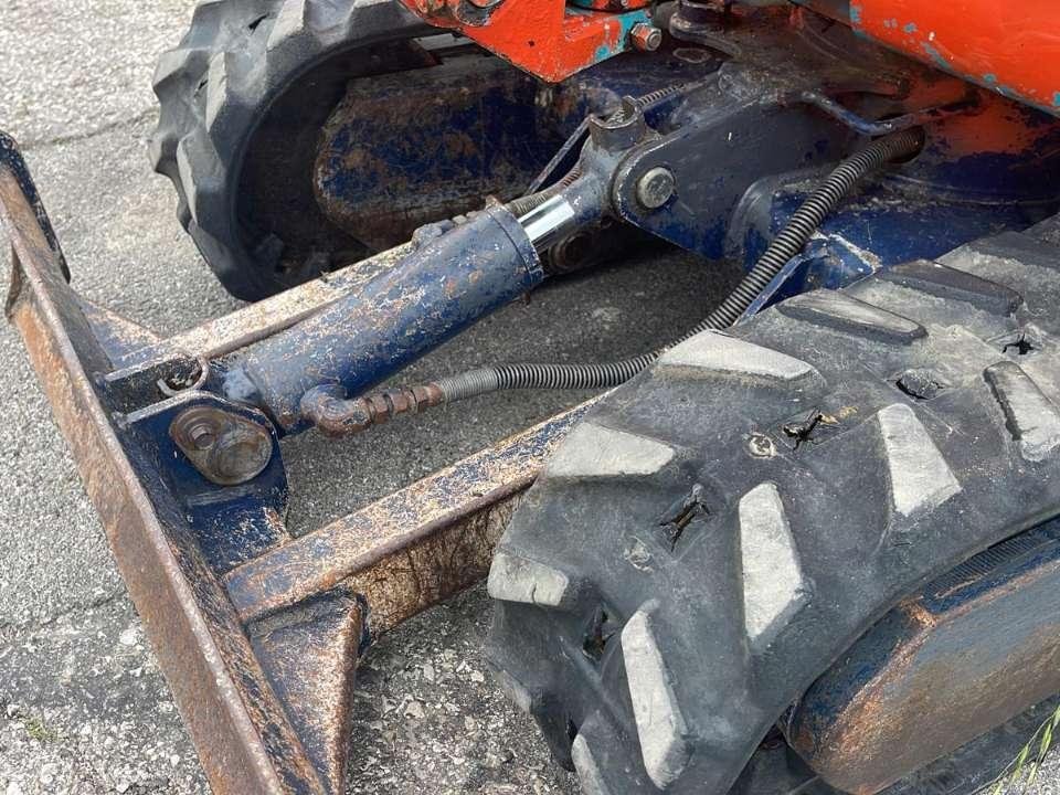 Miniexcavadora de ocasión Kubota KX08 8 t 1994 2 700 h 3 cucharones