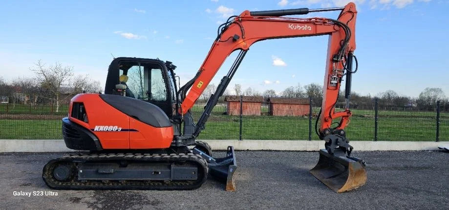 Miniexcavadora de ocasión Kubota KX080-3 8,2 t 2012 cabina aire acondicionado 3 300 h