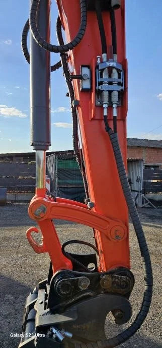 Miniexcavadora de ocasión Kubota KX080-3 8,2 t 2012 cabina aire acondicionado 3 300 h