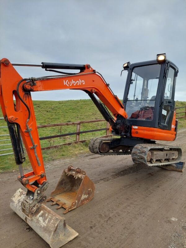 Kubota KX71-3 (2012) – Mini Excavadora 2,5T – 2 534 h – 3 Cucharas – Excelente Estado