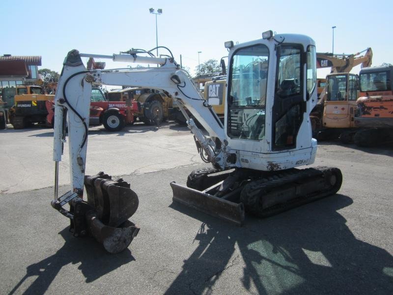 Kubota U25-3 (2005) – Mini Excavadora 2,6T – 6 333 h – 3 Cucharas – Enganche Rápido – Revisada