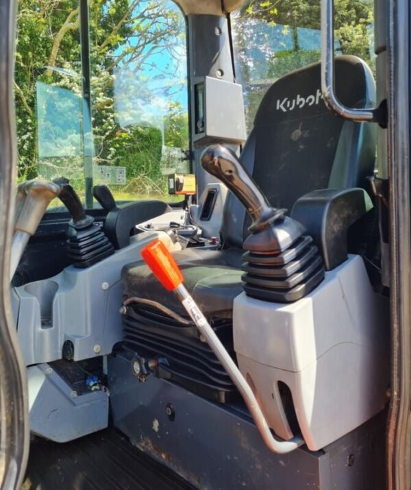 Kubota U48-4 (2011) – Mini Excavadora 5T – 3765 h – Revisada