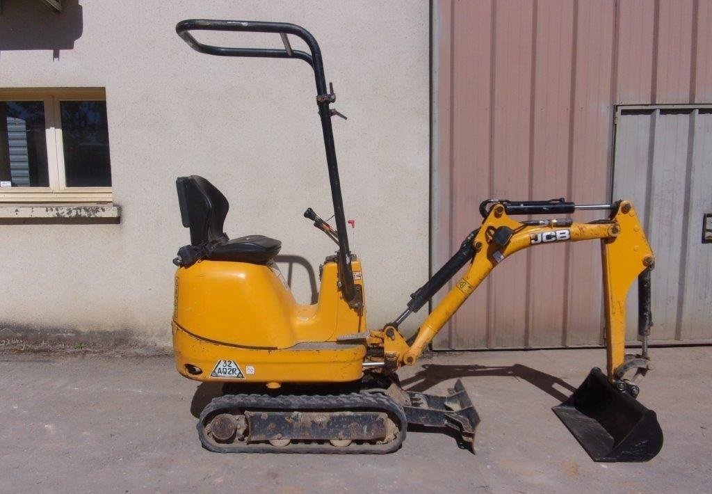 JCB 8008 (2017) – Miniexcavadora 900 kg – 2 104 h – Ultracompacta