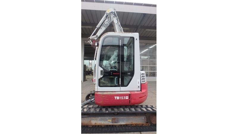 Takeuchi de ocasión 153 FR (2008) – Mini excavadora 5,6T – 5225 h – 3 cucharas