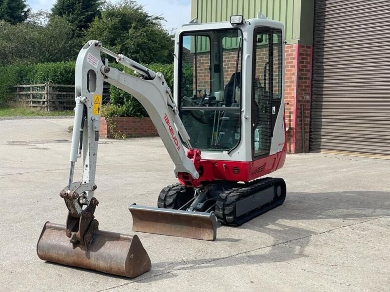 Miniexcavadora de ocasión Takeuchi TB216 (2015) – 1,8T – 3365 h – Revisada