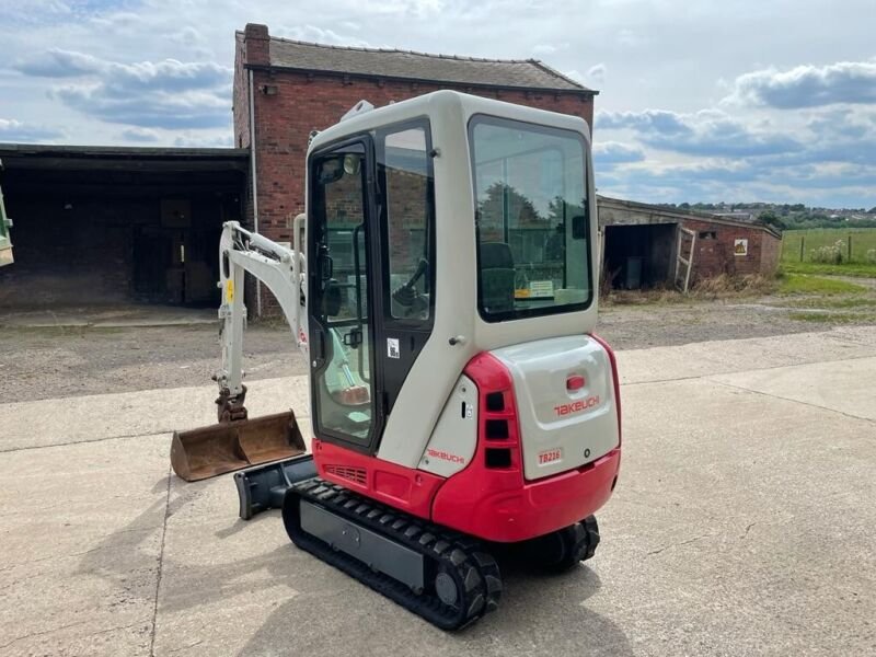 Miniexcavadora de ocasión Takeuchi TB216 (2015) – 1,8T – 3365 h – Revisada