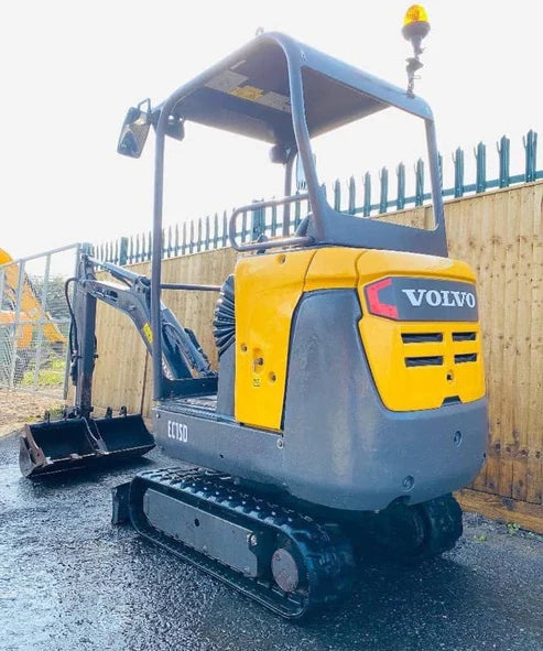 Volvo EC15C (2013) – Mini excavadora 1,54T – 3240h – Revisada y lista para usar