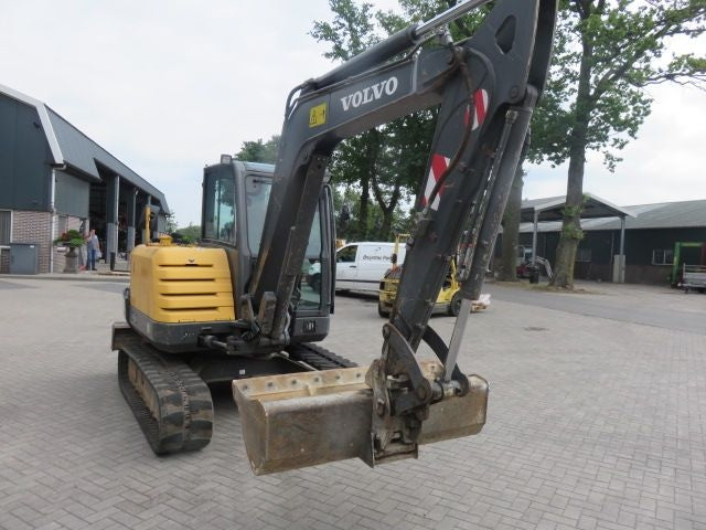 Miniexcavadora de ocasión Volvo EC55 5,7 t 2011 cabina Ko 36,2 kW