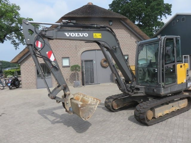 Miniexcavadora de ocasión Volvo EC55 5,7 t 2011 cabina Ko 36,2 kW