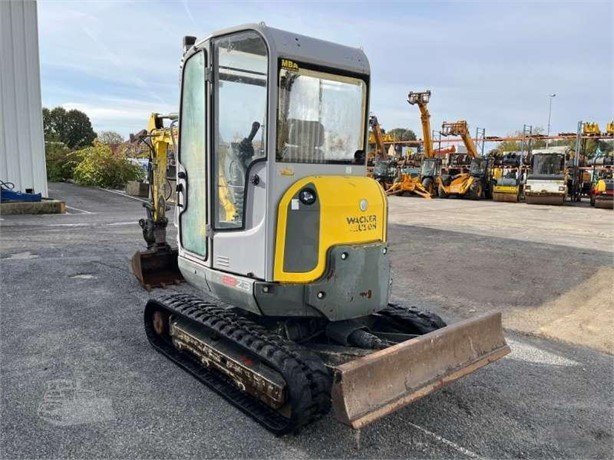 Wacker Neuson de ocasión 28Z3 RD (2011) – Mini excavadora 2,58T – Revisada – 3 cucharas