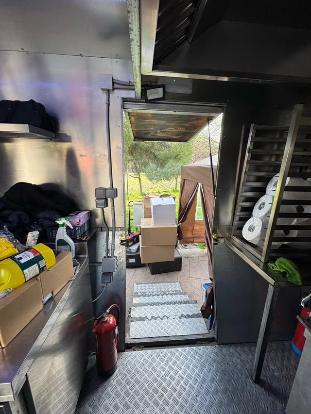 Food Truck Barco Pirata Nuevo – Estructura de madera oscura